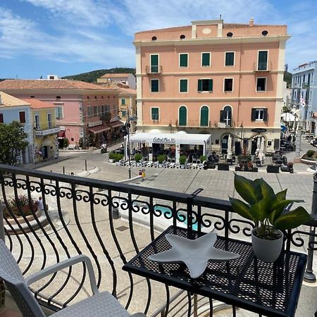 Nonna Ita Hotell Santa Teresa Gallura Exteriör bild