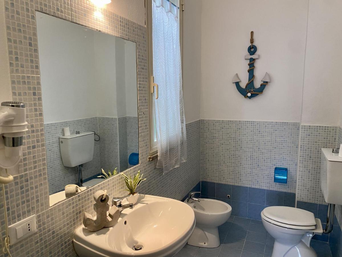 Nonna Ita Hotell Santa Teresa Gallura Exteriör bild