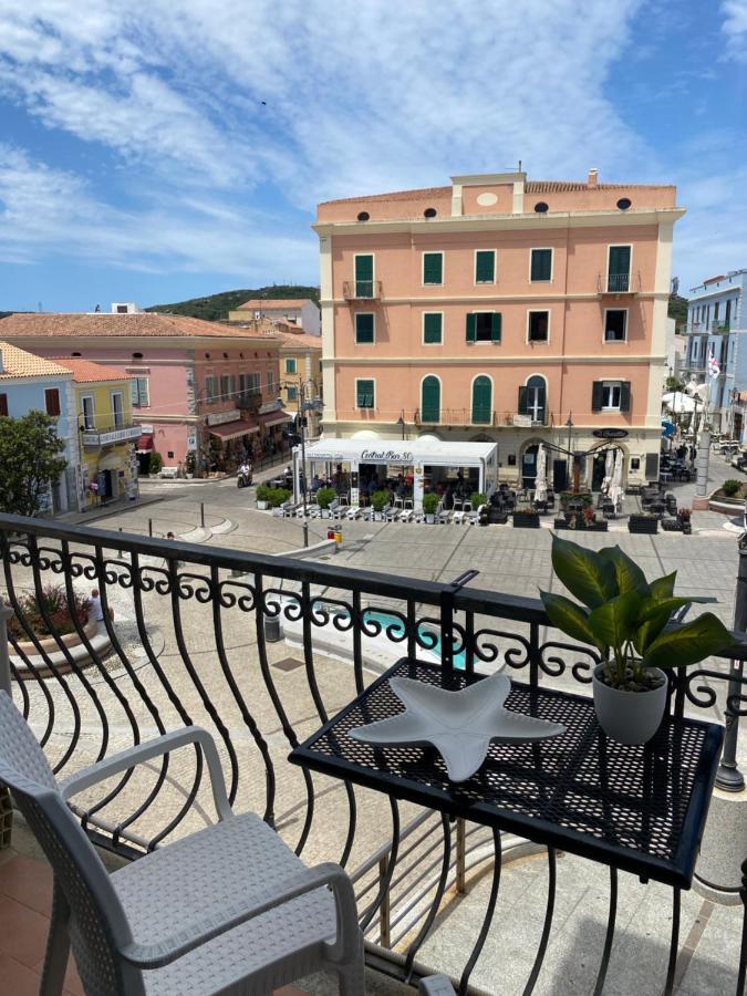 Nonna Ita Hotell Santa Teresa Gallura Exteriör bild