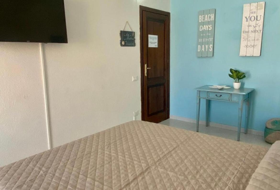 Nonna Ita Hotell Santa Teresa Gallura Exteriör bild